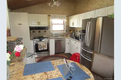 116 Holly Road, Centereach, NY 11720 - Photo 7
