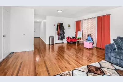 819 E 223rd Street, Bronx, NY 10466 - Photo 19