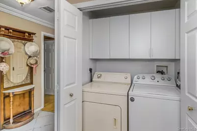 117 Carriage Lane, Plainview, NY 11803 - Photo 19