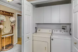 117 Carriage Ln, Plainview, NY 11803 - Photo 19