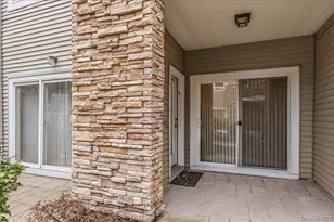 117 Carriage Ln, Plainview, NY 11803 - Photo 21