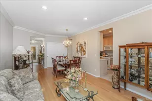 117 Carriage Ln, Plainview, NY 11803 - Photo 7