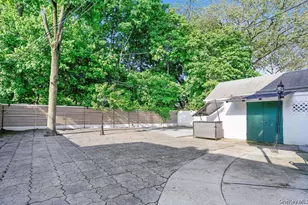 30 Norfolk Dr E, Elmont, NY 11003 - Photo 17