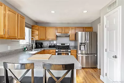 503 Weeks Avenue, Manorville, NY 11949 - Photo 7
