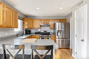 503 Weeks Ave, Manorville, NY 11949 - Photo 7