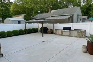 599 Park Ave, West Hempstead, NY 11552 - Photo 45