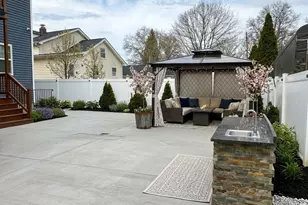 599 Park Ave, West Hempstead, NY 11552 - Photo 49