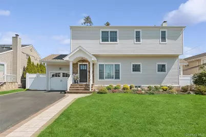 10 Lever Place, Plainview, NY 11803 - Photo 1