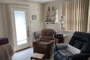 264-15 Langston Ave, Glen Oaks, NY 11004 - Photo 7