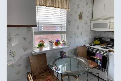 264-15 Langston Avenue #E-2, Glen Oaks, NY 11004 - Photo 5