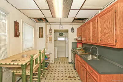 86 Gotham Avenue, Elmont, NY 11003 - Photo 7