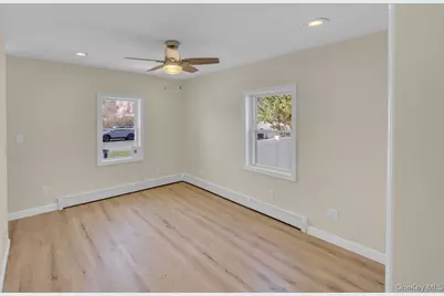 37 Oklahoma Avenue, Bay Shore, NY 11706 - Photo 3