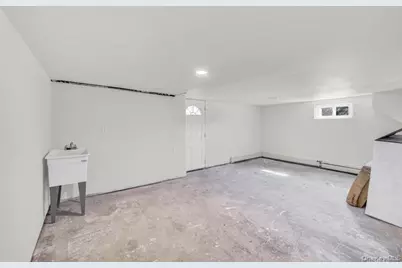 37 Oklahoma Avenue, Bay Shore, NY 11706 - Photo 11