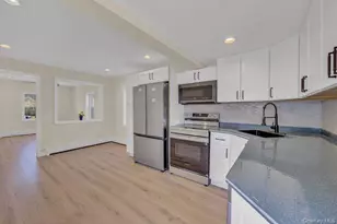 37 Oklahoma Ave, Bay Shore, NY 11706 - Photo 5
