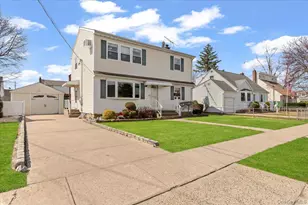 2192 6th St, East Meadow, NY 11554 - Photo 25