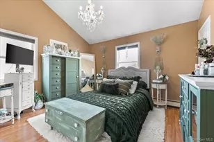 2192 6th St, East Meadow, NY 11554 - Photo 19