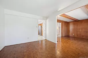 43 Village Ln, Hauppauge, NY 11788 - Photo 7