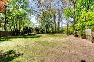 108 Marshall Dr, Selden, NY 11784 - Photo 17