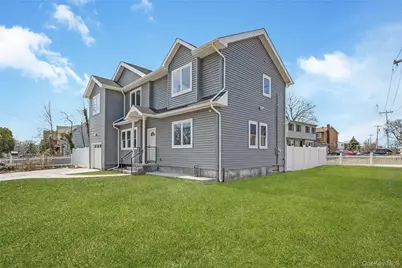 1078 Woodfield Road, Rockville Centre, NY 11570 - Photo 3