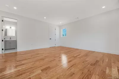 1078 Woodfield Road, Rockville Centre, NY 11570 - Photo 37