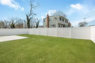 1078 Woodfield Rd, Rockville Centre, NY 11570 - Photo 5