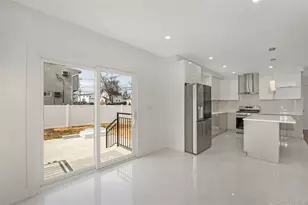 1078 Woodfield Rd, Rockville Centre, NY 11570 - Photo 23