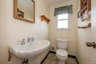 145 Raleigh Ln, West Islip, NY 11795 - Photo 19