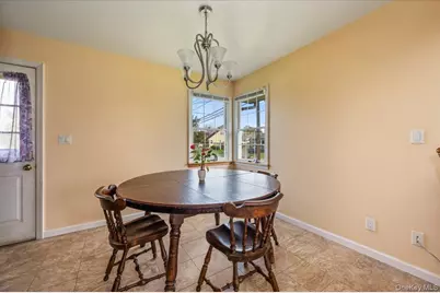 145 Raleigh Lane, West Islip, NY 11795 - Photo 7