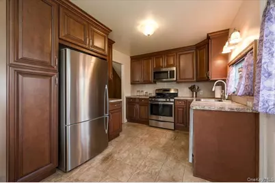 145 Raleigh Lane, West Islip, NY 11795 - Photo 11