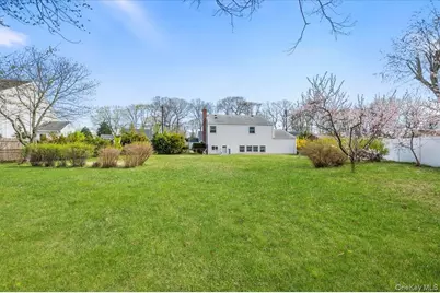 145 Raleigh Lane, West Islip, NY 11795 - Photo 21