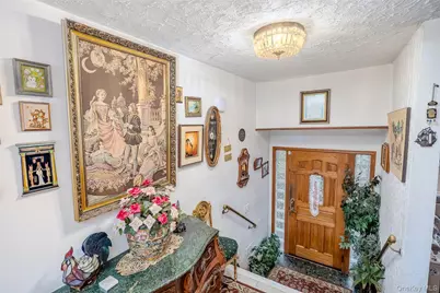 49 Ann Drive E, Freeport, NY 11520 - Photo 5