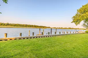 49 Ann Dr E, Freeport, NY 11520 - Photo 21