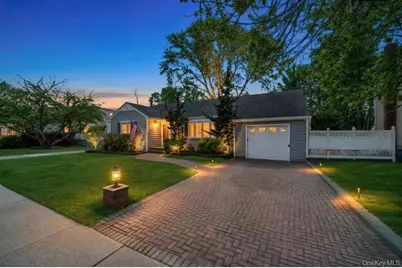 990 Thomas Avenue, Baldwin, NY 11510 - Photo 3