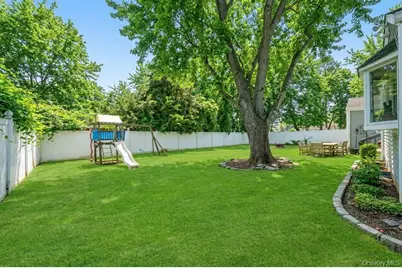 990 Thomas Avenue, Baldwin, NY 11510 - Photo 35