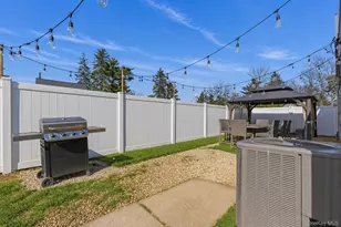 108 Fourth St, Brentwood, NY 11717 - Photo 19