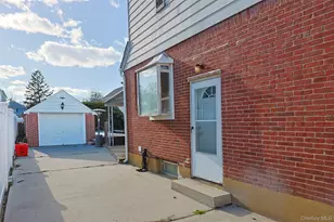 72 Spruce St, West Hempstead, NY 11552 - Photo 35