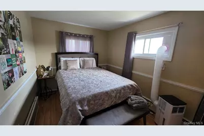 8 Lion Lane, North Babylon, NY 11703 - Photo 13