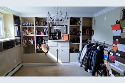 8 Lion Lane, North Babylon, NY 11703 - Photo 7