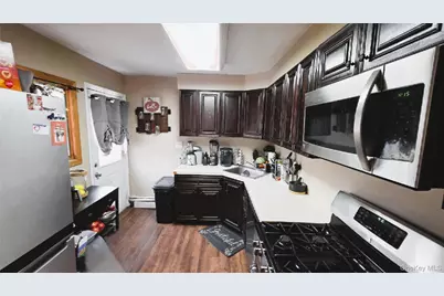8 Lion Lane, North Babylon, NY 11703 - Photo 9