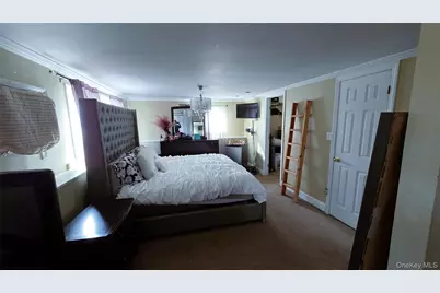 8 Lion Lane, North Babylon, NY 11703 - Photo 5