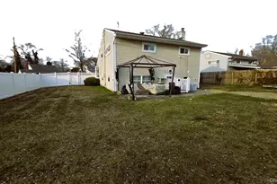 8 Lion Ln, North Babylon, NY 11703 - Photo 3