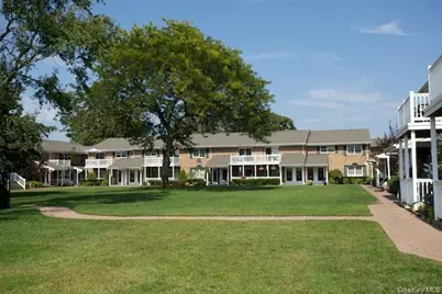 16 Saxon Avenue #29, Bay Shore, NY 11706 - Photo 1