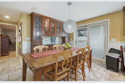 6 Strawberry Hill Lane, West Nyack, NY 10994 - Photo 3