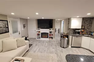 85 Mohawk Ave, Long Beach, NY 11561 - Photo 3