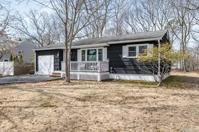 18 Maple Avenue, Bellport, NY 11713 - Photo 3