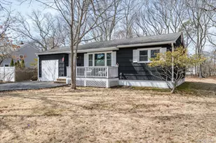 18 Maple Ave, Bellport, NY 11713 - Photo 3