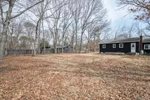 18 Maple Ave, Bellport, NY 11713 - Photo 19