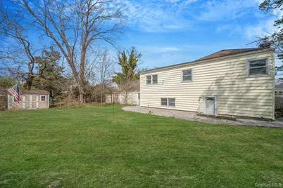 344 Woods Road, North Babylon, NY 11703 - Photo 5