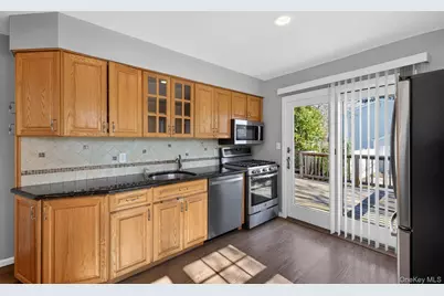 7 Phyllis Drive, East Northport, NY 11731 - Photo 5