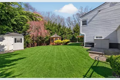 7 Phyllis Drive, East Northport, NY 11731 - Photo 17